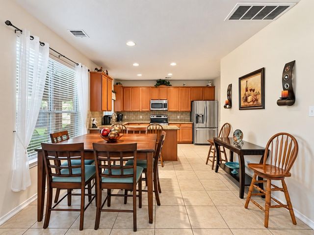 127 Hawkhurst, The Woodlands, TX 77354