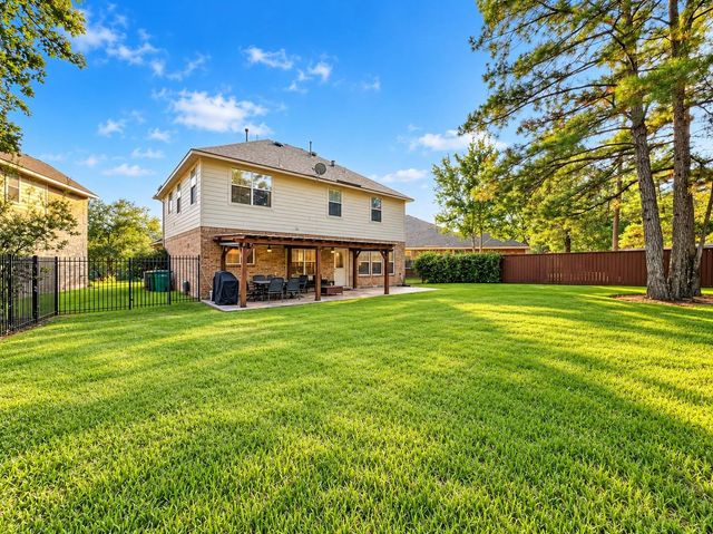 127 Hawkhurst, The Woodlands, TX 77354