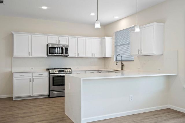 101 Redwood DR, Kyle, TX 78640