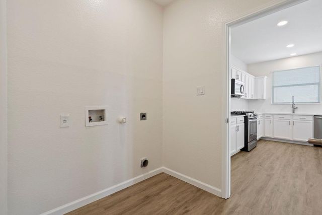 101 Redwood DR, Kyle, TX 78640
