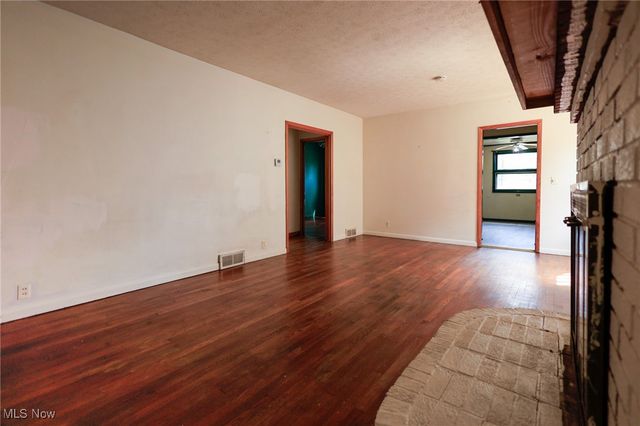 1126 18th Street NE, Canton, OH 44705