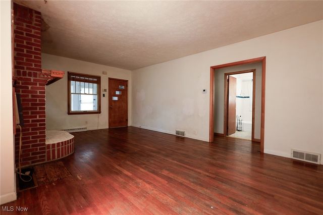 1126 18th Street NE, Canton, OH 44705