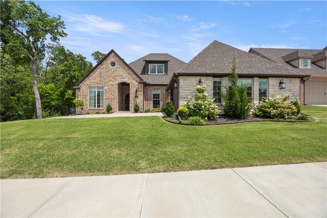 186 N Hawkstone Drive, Fayetteville, AR 72704