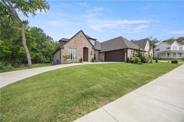 186 N Hawkstone Drive, Fayetteville, AR 72704