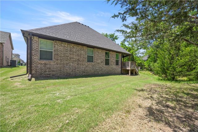 186 N Hawkstone Drive, Fayetteville, AR 72704