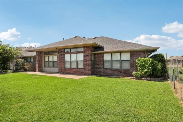 316 SE 33rd Street, Moore, OK 73160
