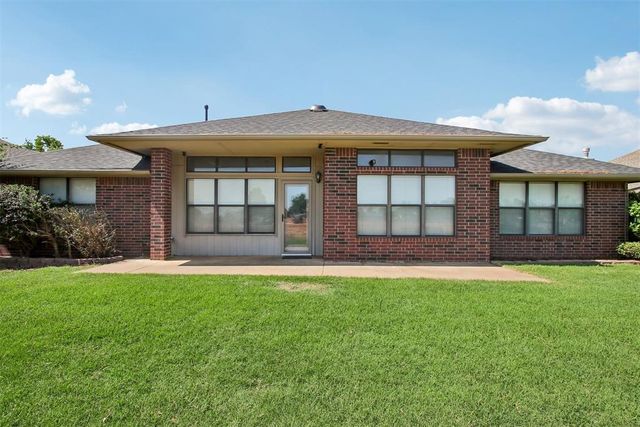 316 SE 33rd Street, Moore, OK 73160