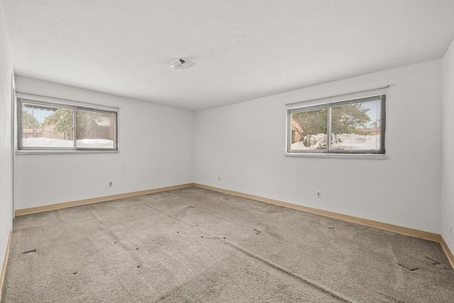 221 Oak St 4-15, Brockton, MA 02301