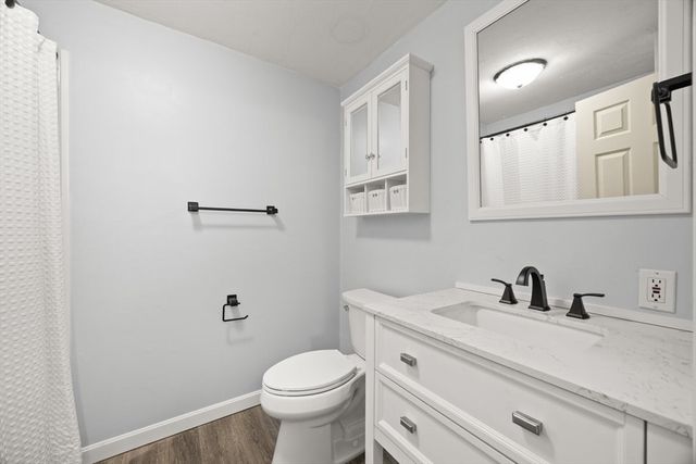 221 Oak St 4-15, Brockton, MA 02301