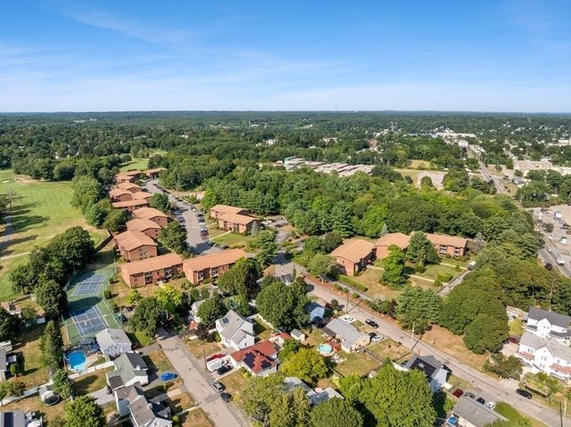 221 Oak St 4-15, Brockton, MA 02301