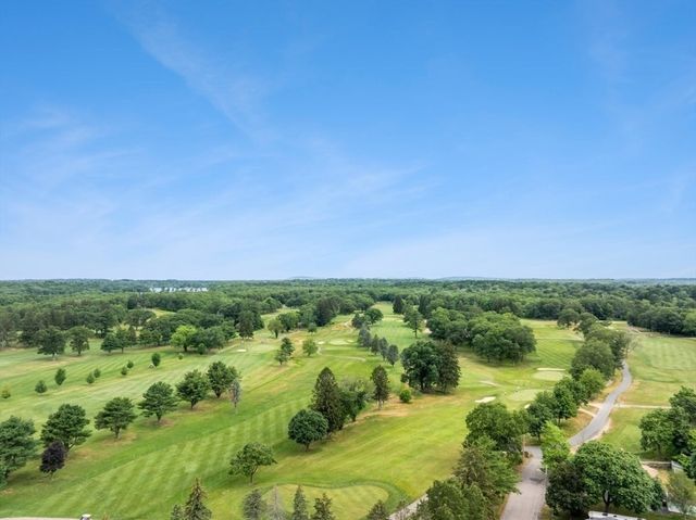 221 Oak St 4-15, Brockton, MA 02301