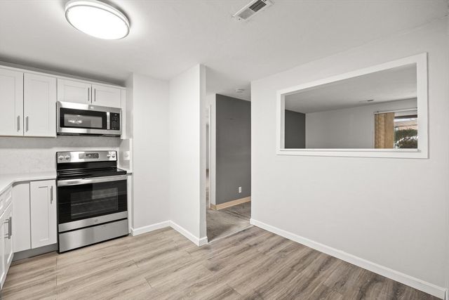 221 Oak St 4-15, Brockton, MA 02301