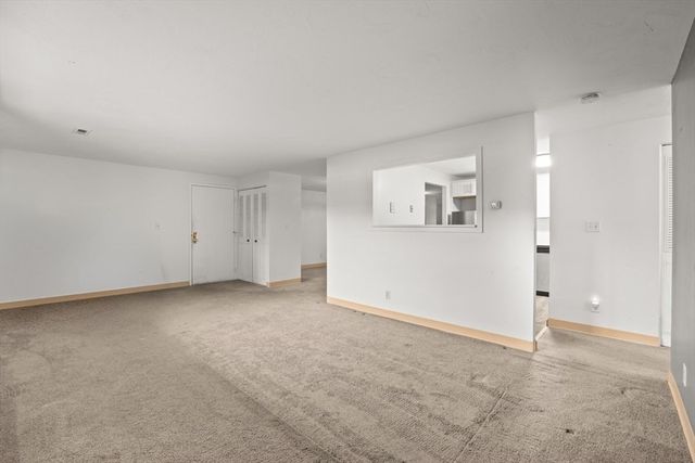 221 Oak St 4-15, Brockton, MA 02301