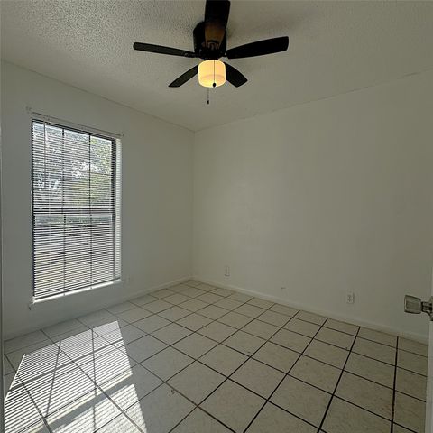 1320 S Rockwall Avenue, Terrell, TX 75160