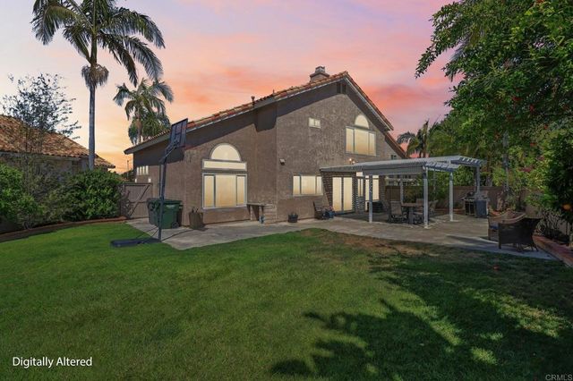 1789 Pinnacle Ct, Vista, CA 92081