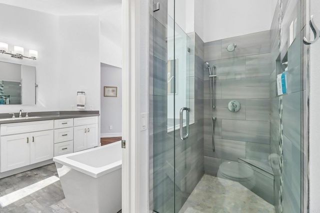 1789 Pinnacle Ct, Vista, CA 92081