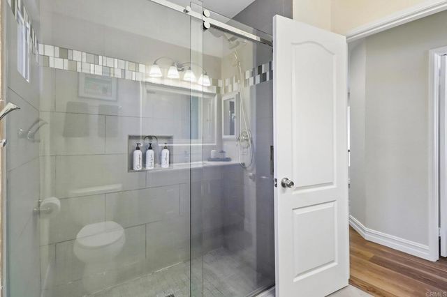 1789 Pinnacle Ct, Vista, CA 92081