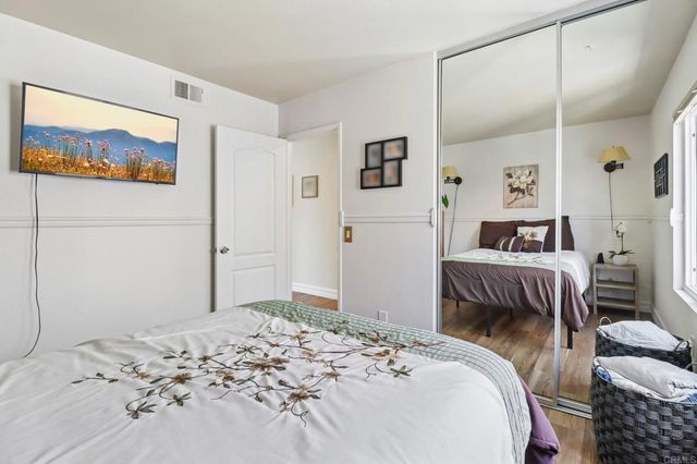 1789 Pinnacle Ct, Vista, CA 92081
