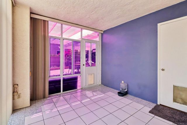 1789 Pinnacle Ct, Vista, CA 92081