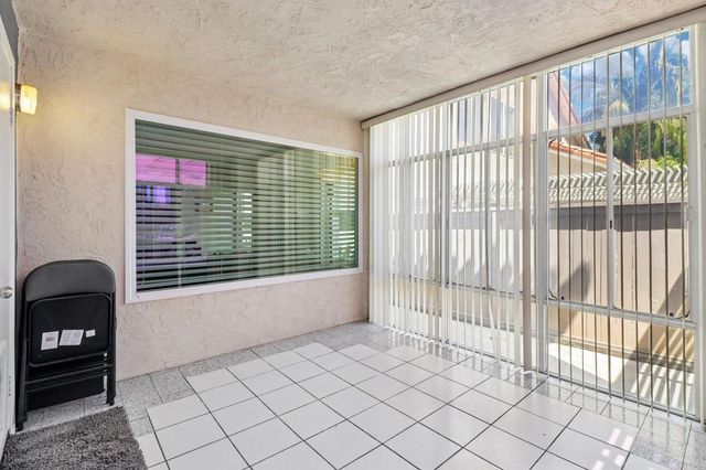 1789 Pinnacle Ct, Vista, CA 92081