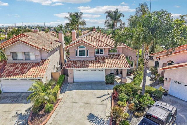 1789 Pinnacle Ct, Vista, CA 92081
