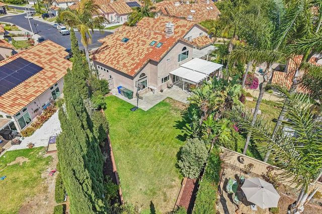 1789 Pinnacle Ct, Vista, CA 92081