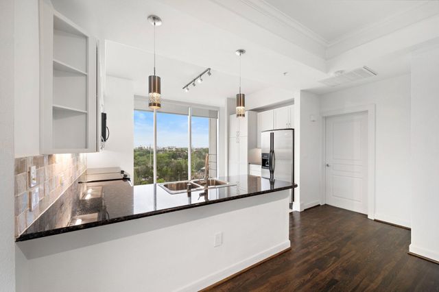 3333 Allen Parkway 801, Houston, TX 77019