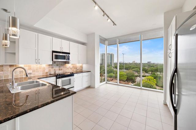 3333 Allen Parkway 801, Houston, TX 77019