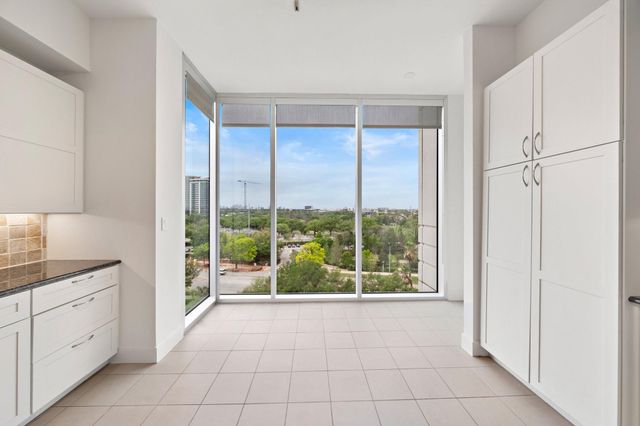 3333 Allen Parkway 801, Houston, TX 77019