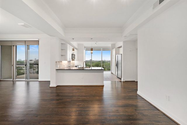 3333 Allen Parkway 801, Houston, TX 77019