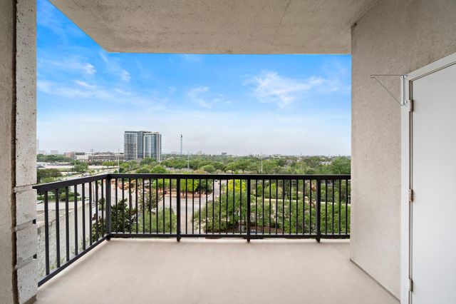 3333 Allen Parkway 801, Houston, TX 77019