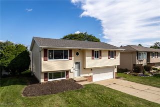 2644 Nottingham Drive, Parma, OH 44134