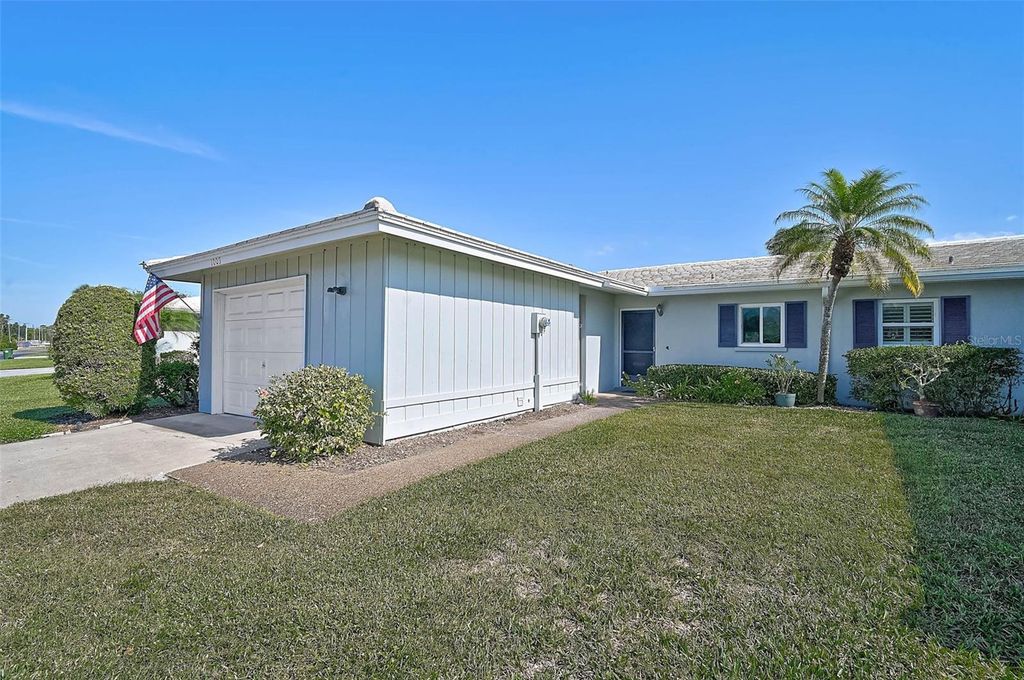 Image 2 of property listing at 1009 75TH STREET PARKWAY W, Bradenton, FL 34209