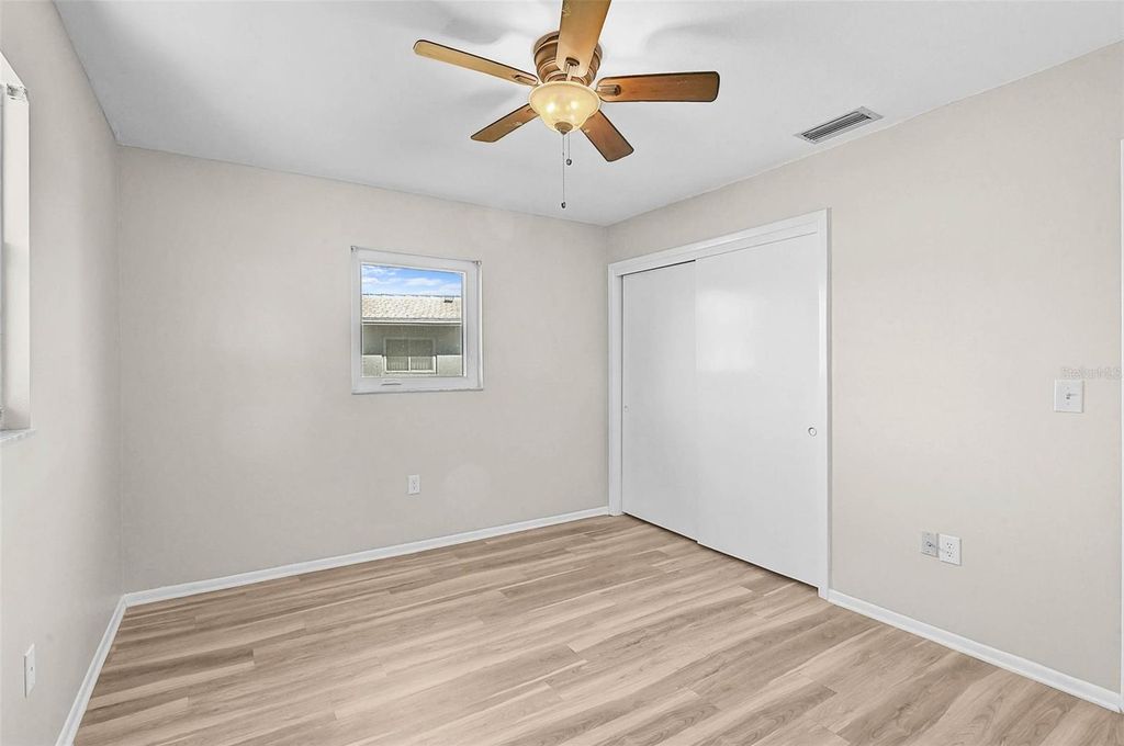 Image 17 of property listing at 1009 75TH STREET PARKWAY W, Bradenton, FL 34209