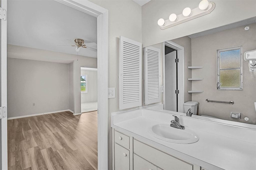 Image 23 of property listing at 1009 75TH STREET PARKWAY W, Bradenton, FL 34209