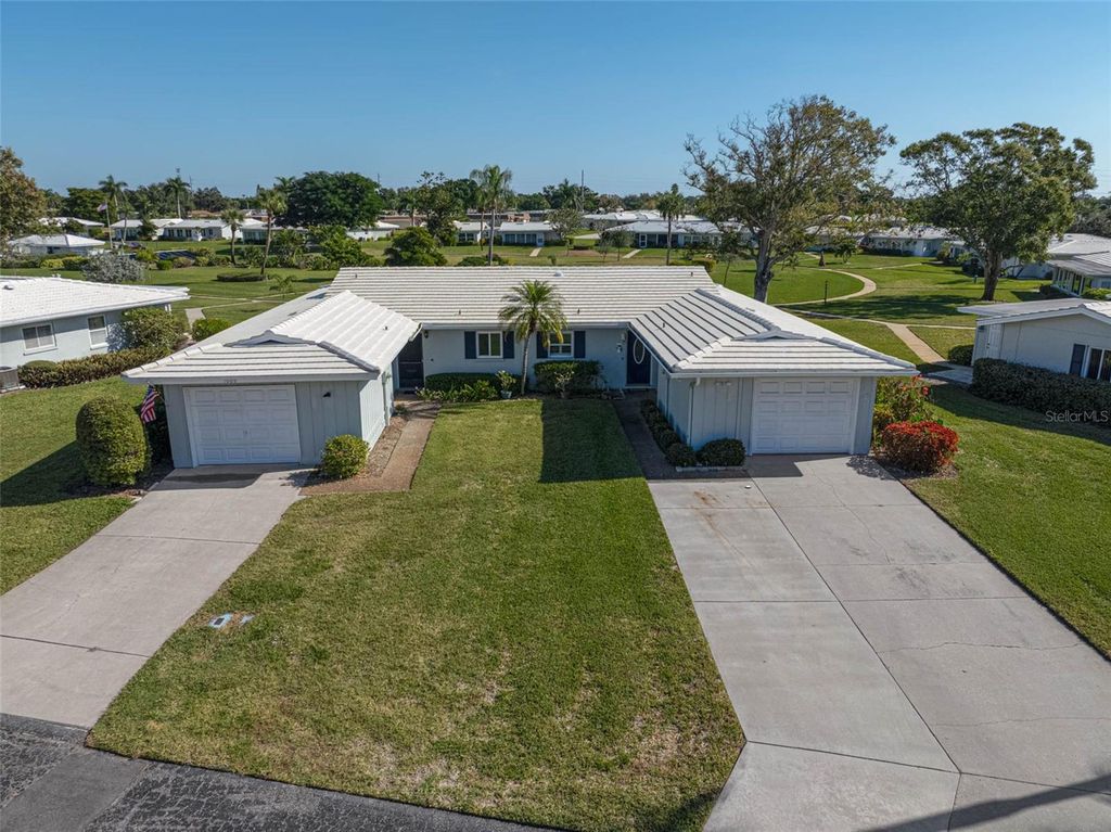 Image 35 of property listing at 1009 75TH STREET PARKWAY W, Bradenton, FL 34209