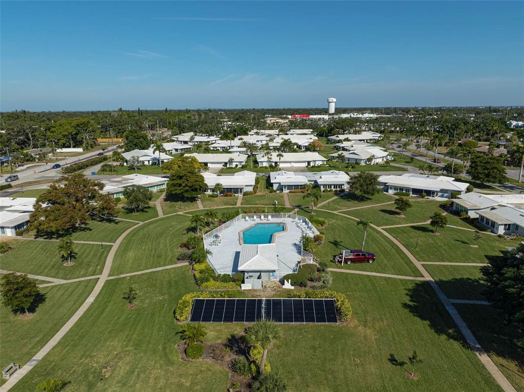 Image 40 of property listing at 1009 75TH STREET PARKWAY W, Bradenton, FL 34209