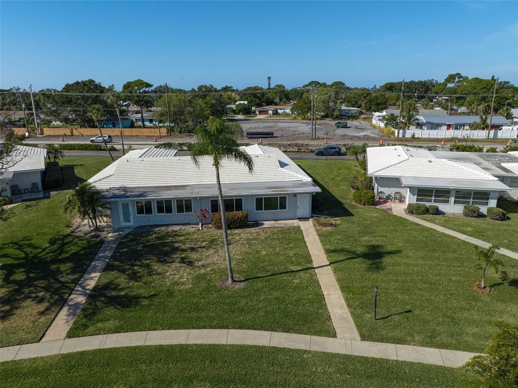 Image 46 of property listing at 1009 75TH STREET PARKWAY W, Bradenton, FL 34209