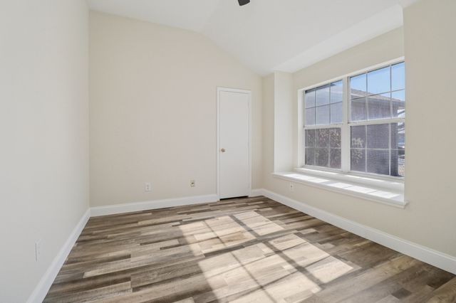 1004 Caliente Drive, Grand Prairie, TX 75051