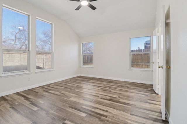 1004 Caliente Drive, Grand Prairie, TX 75051