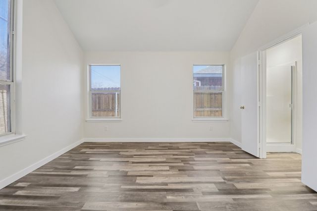 1004 Caliente Drive, Grand Prairie, TX 75051