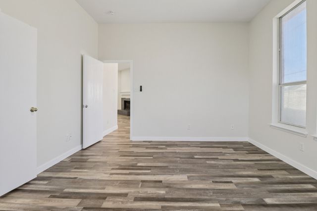 1004 Caliente Drive, Grand Prairie, TX 75051