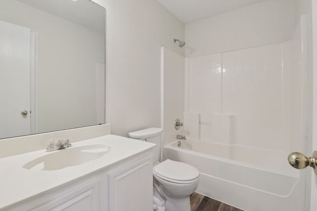 1004 Caliente Drive, Grand Prairie, TX 75051