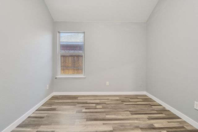 1004 Caliente Drive, Grand Prairie, TX 75051