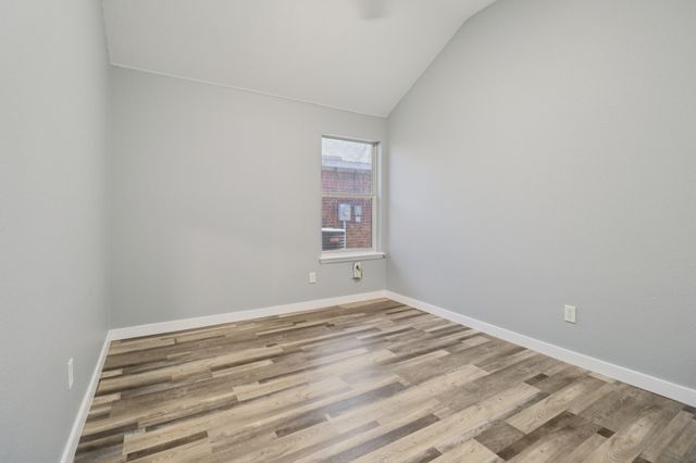 1004 Caliente Drive, Grand Prairie, TX 75051