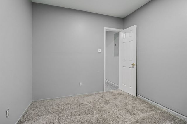 1004 Caliente Drive, Grand Prairie, TX 75051