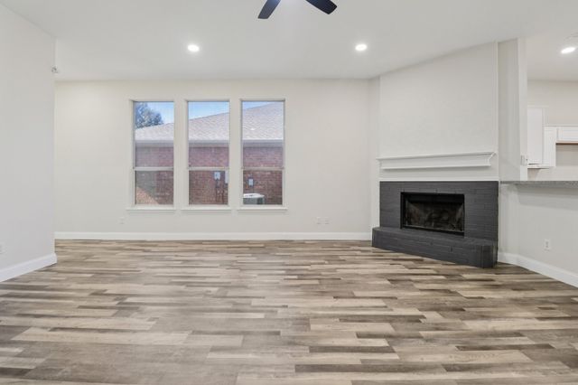 1004 Caliente Drive, Grand Prairie, TX 75051