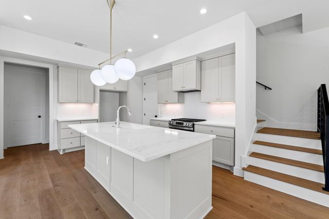 710 Philco DR, Austin, TX 78745