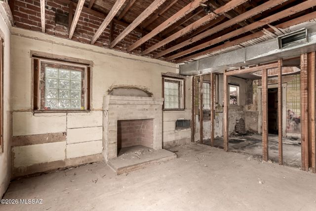 230 N Warren Avenue, Tucson, AZ 85719