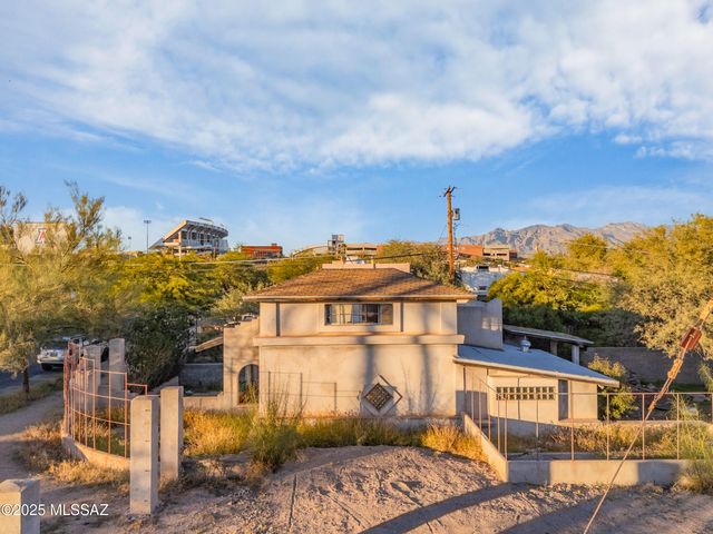 230 N Warren Avenue, Tucson, AZ 85719